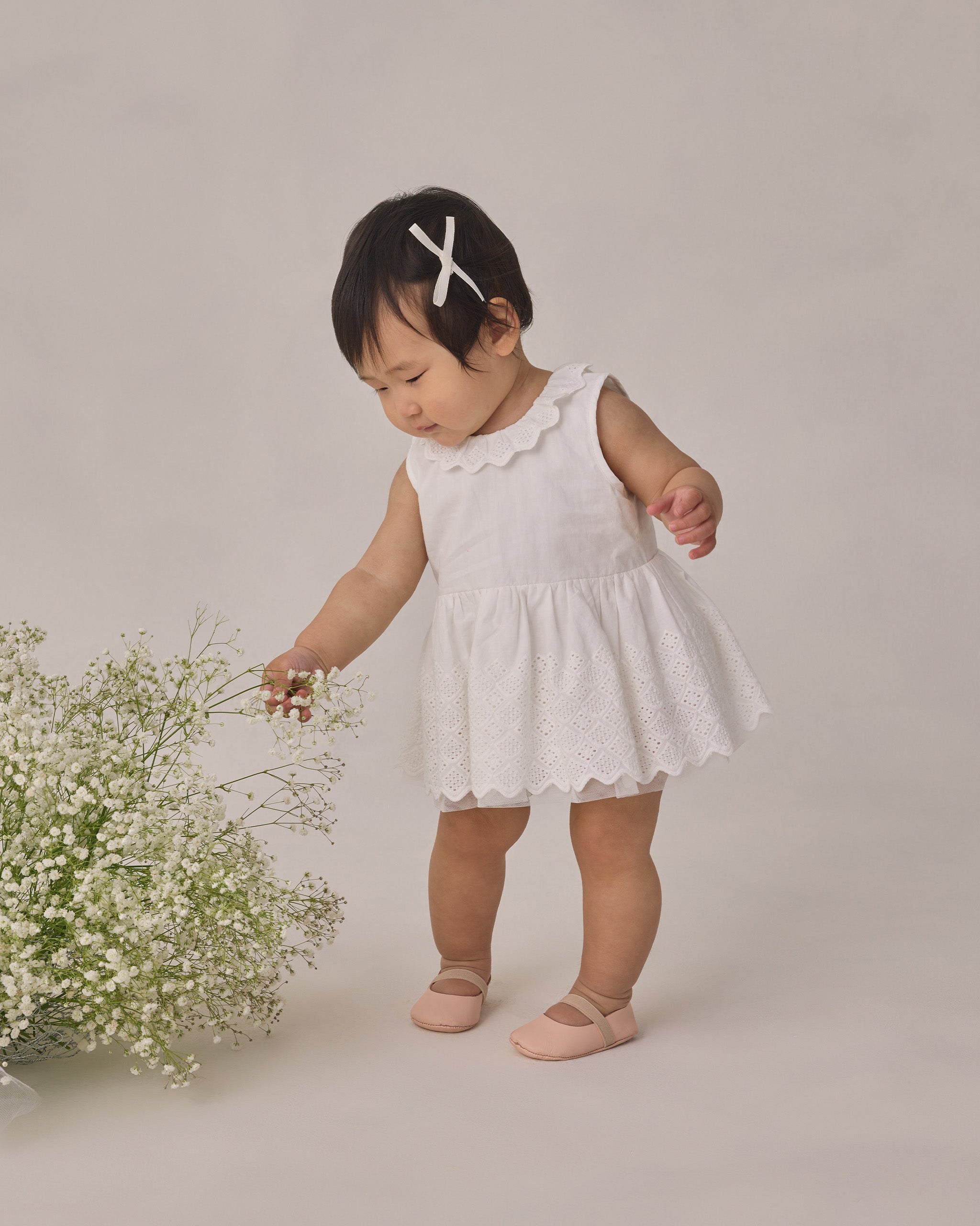 Rylee + Cru ライリーアンドクルー ベビー服 子供服 ミニサテンボウボウ　パール、アイボリー