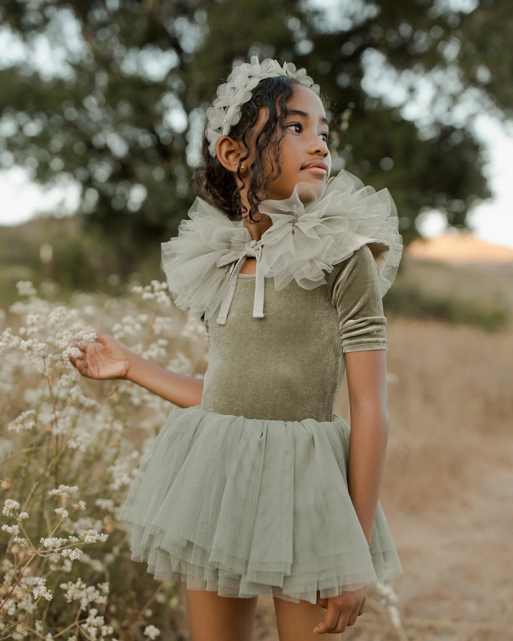 Ruffle Tulle Collar || Pine