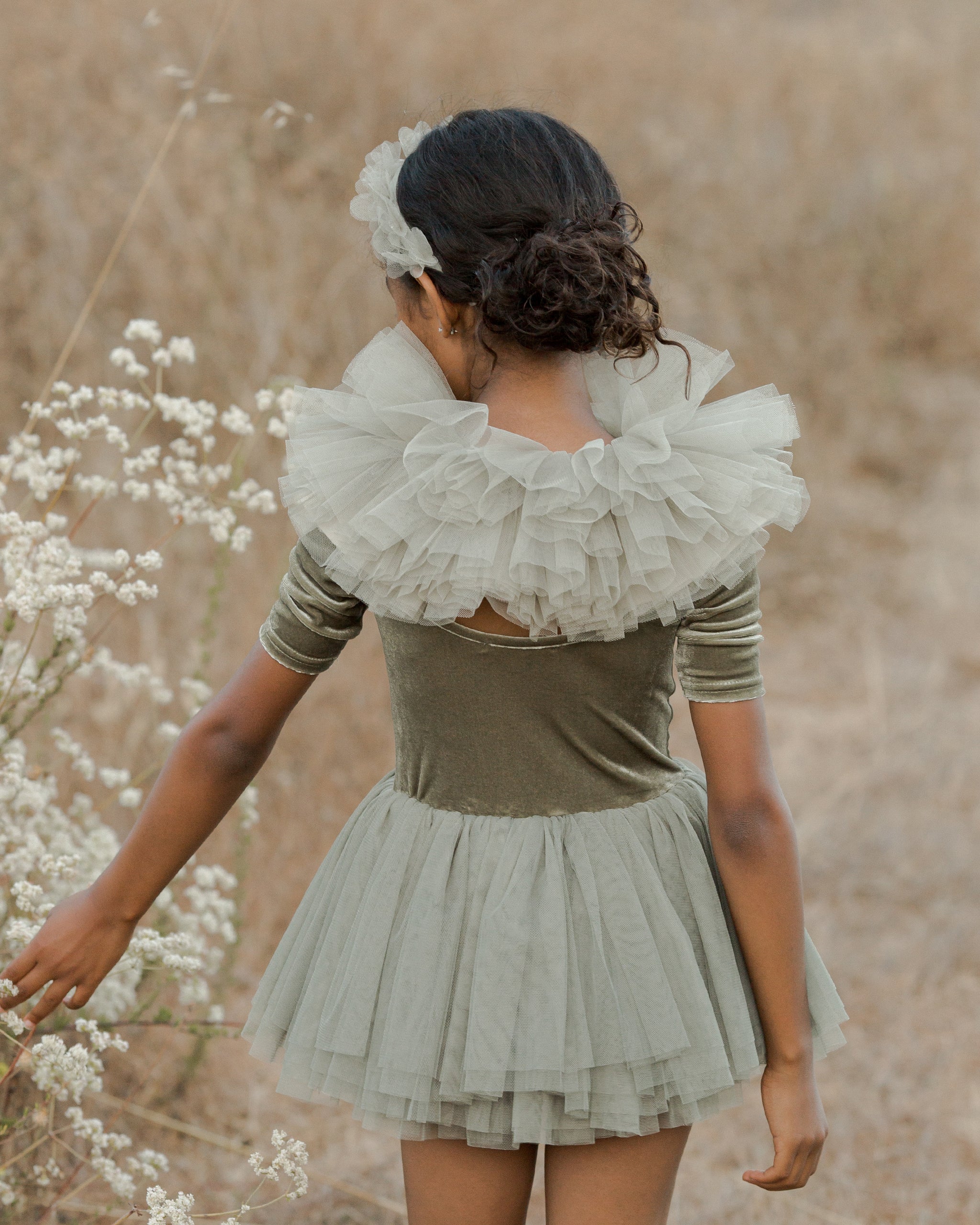 Ruffle Tulle Collar || Pine