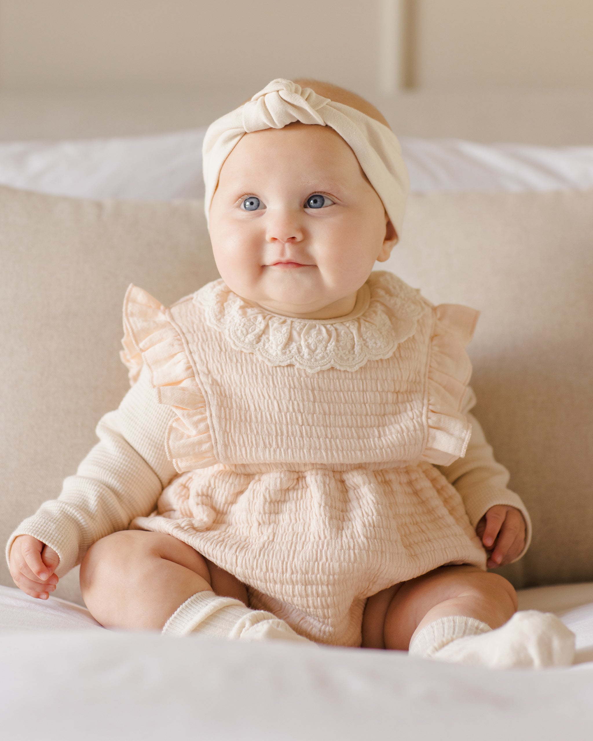 Rylee + Cru ライリーアンドクルー ベビー服 子供服  ラッフルカラーボディスーツ　ナチュラル