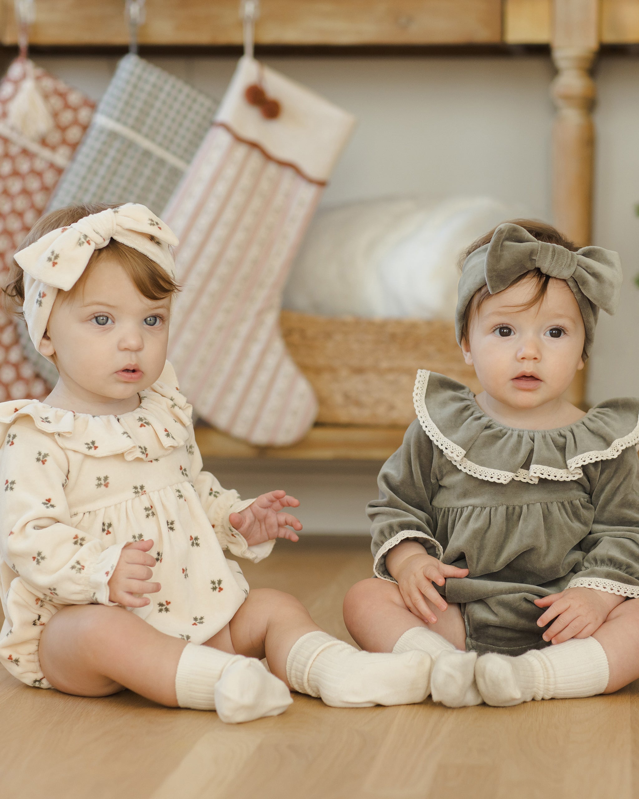 Rylee + Cru ライリーアンドクルー ベビー服 子供服  ベロアボウヘッドバンド　ホーリーベリー