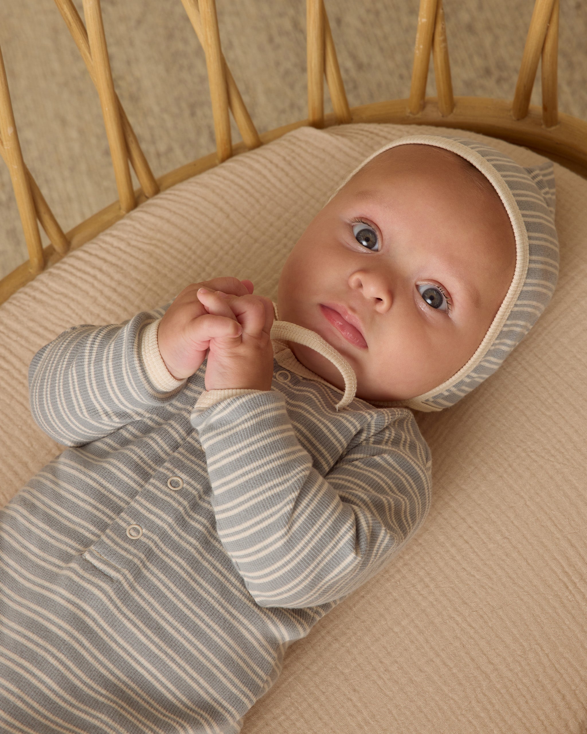 BABY シュガーブーケハーフボンネット Ribbed Pixie Bonnet || Steel Blue Micro Stripe – Quincy Mae