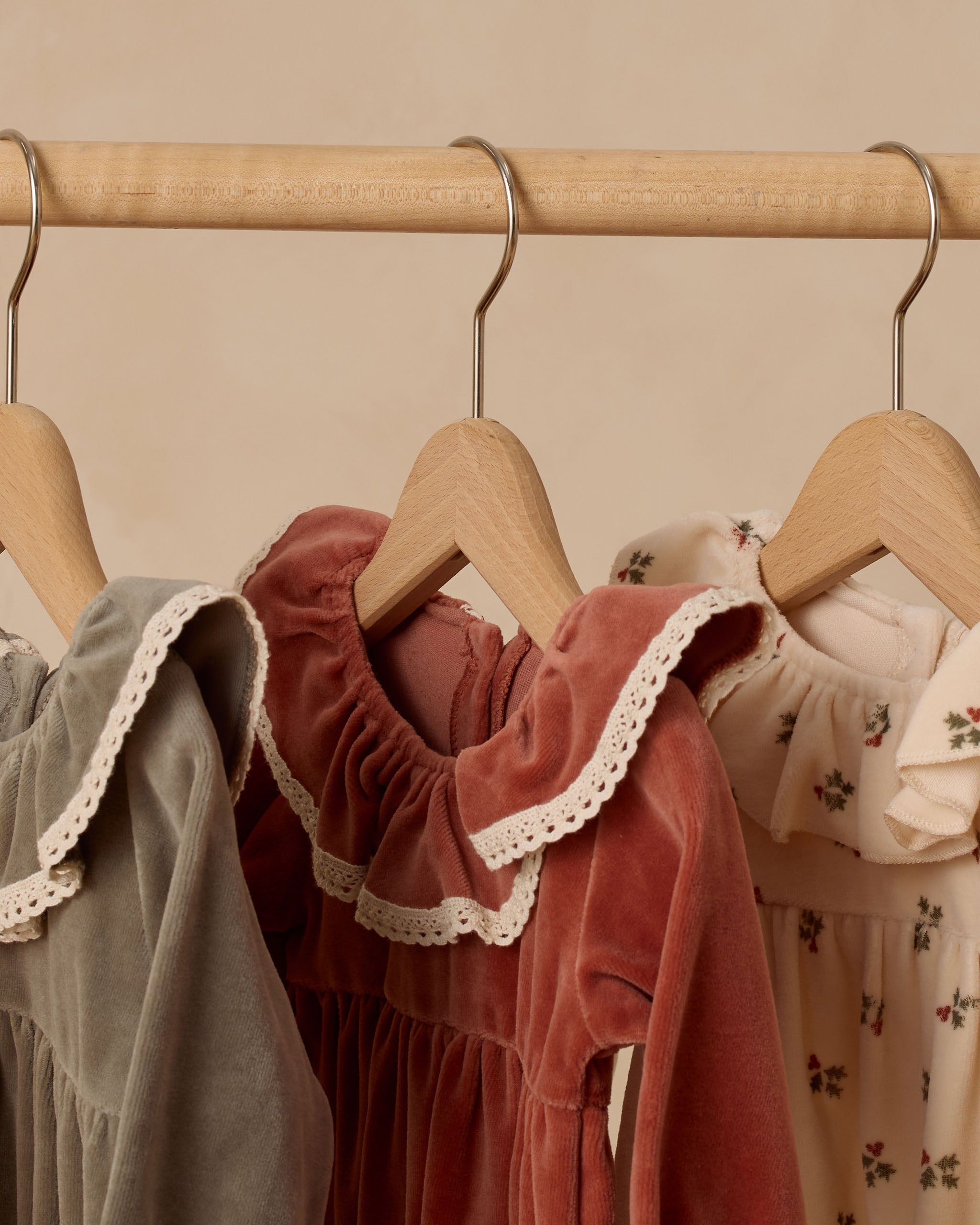 Rylee + Cru ライリーアンドクルー ベビー服 子供服  ウェンディ ロンパース　クランベリー