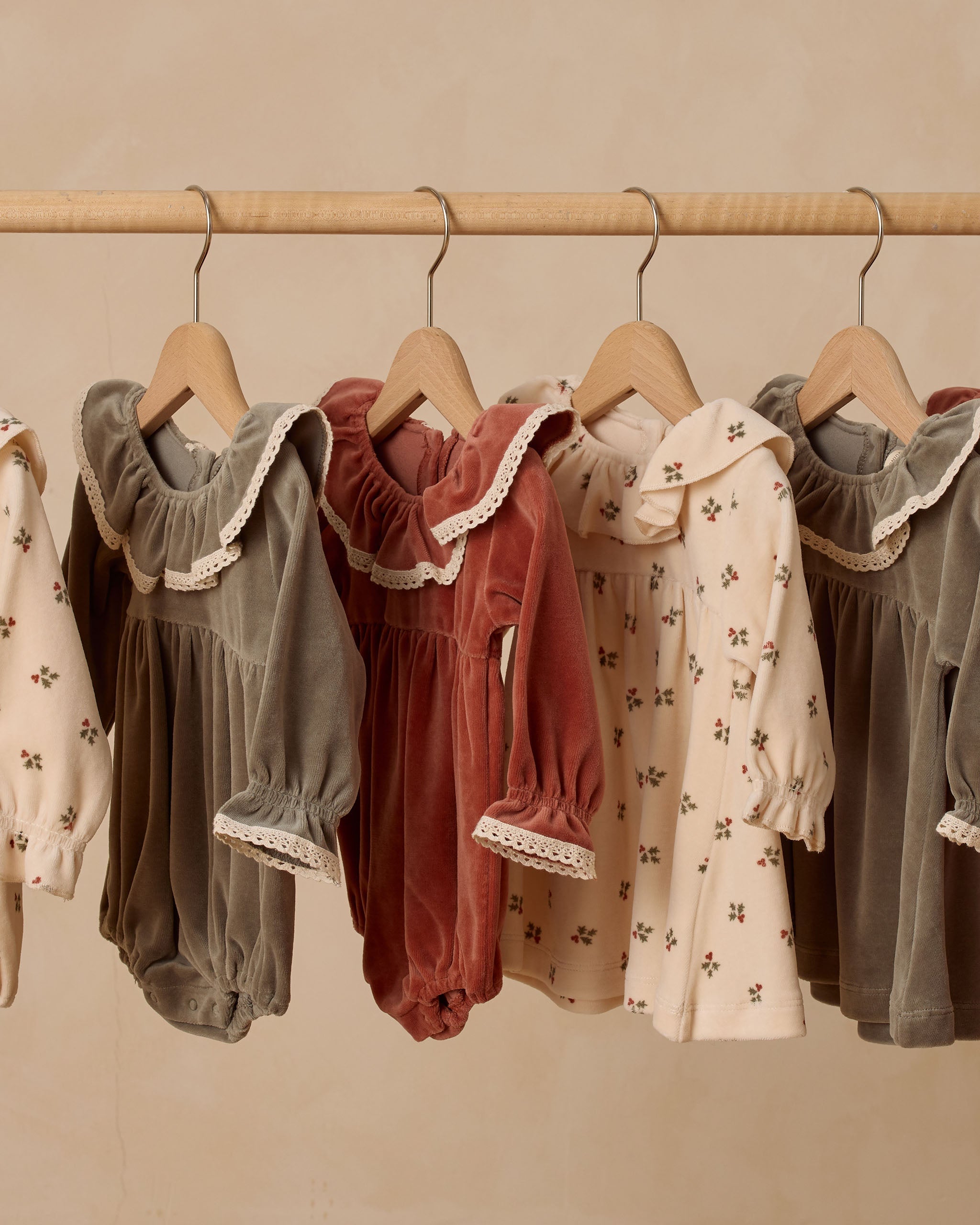 Rylee + Cru ライリーアンドクルー ベビー服 子供服  ウェンディ ロンパース　クランベリー