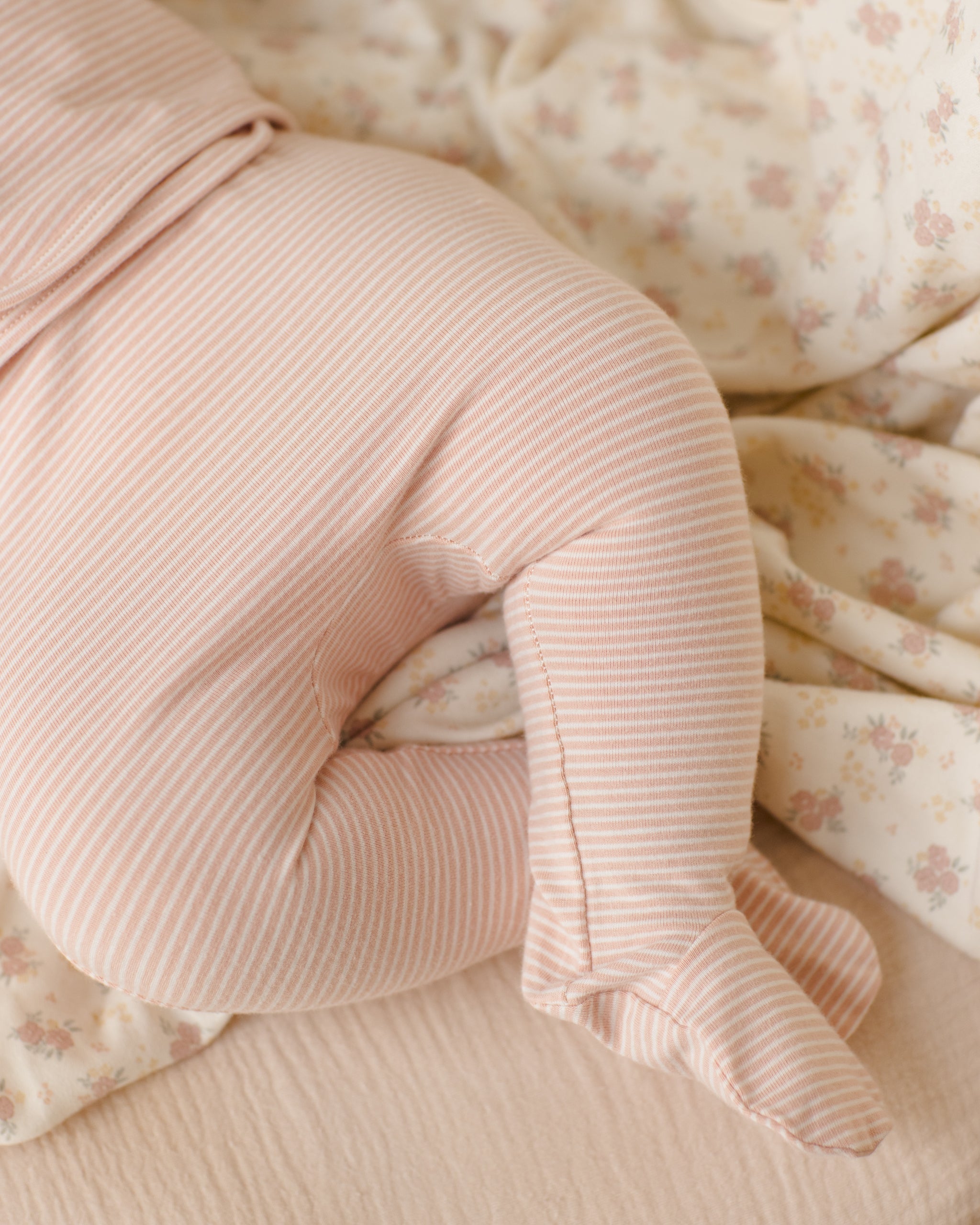 Rylee + Cru ライリーアンドクルー ベビー服 子供服 ラップトップ + フットパンツセット　メロンマイクロストライプ