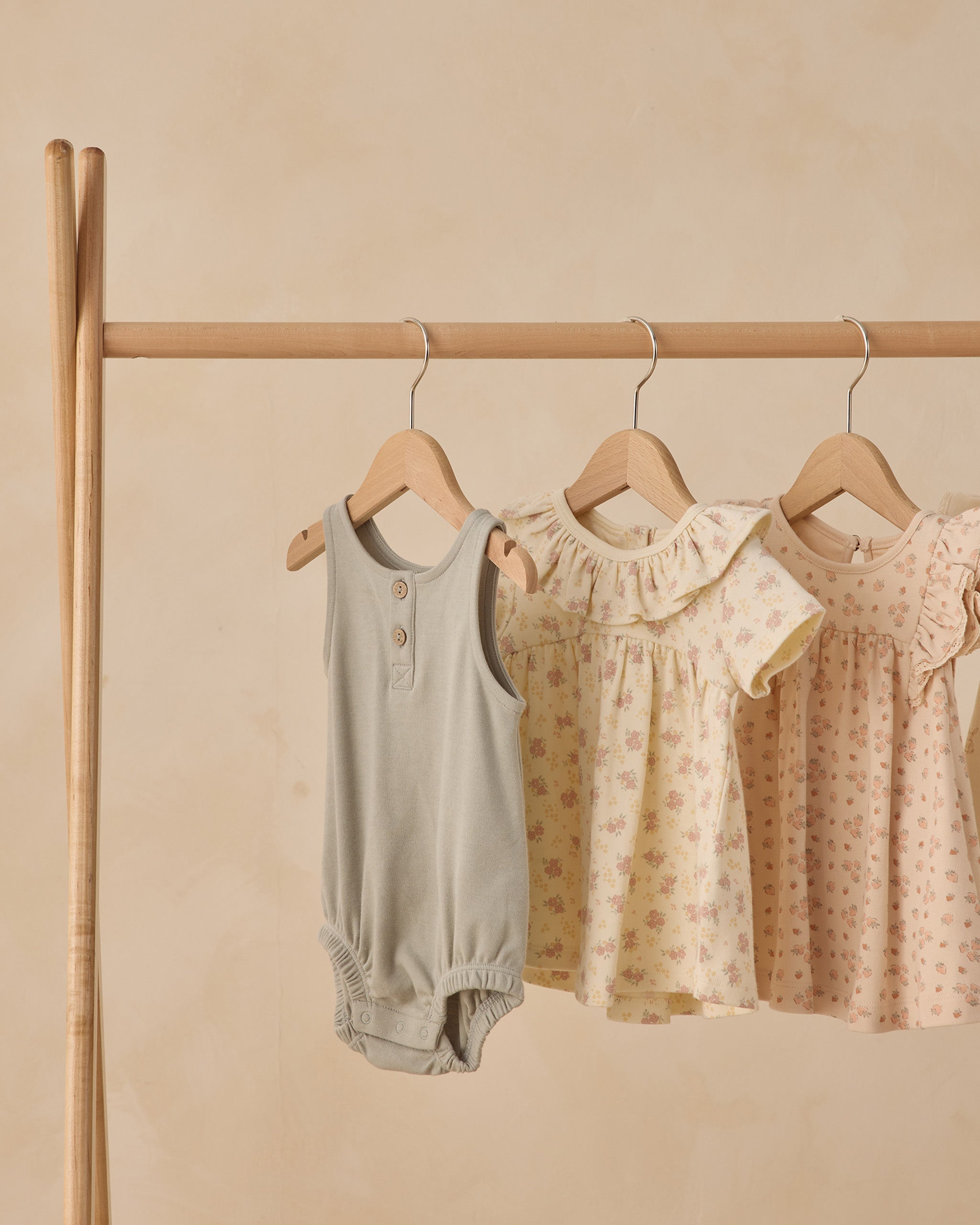 Rylee + Cru ライリーアンドクルー ベビー服 子供服 ラッフルカラージャージードレス　フラワーフィールド