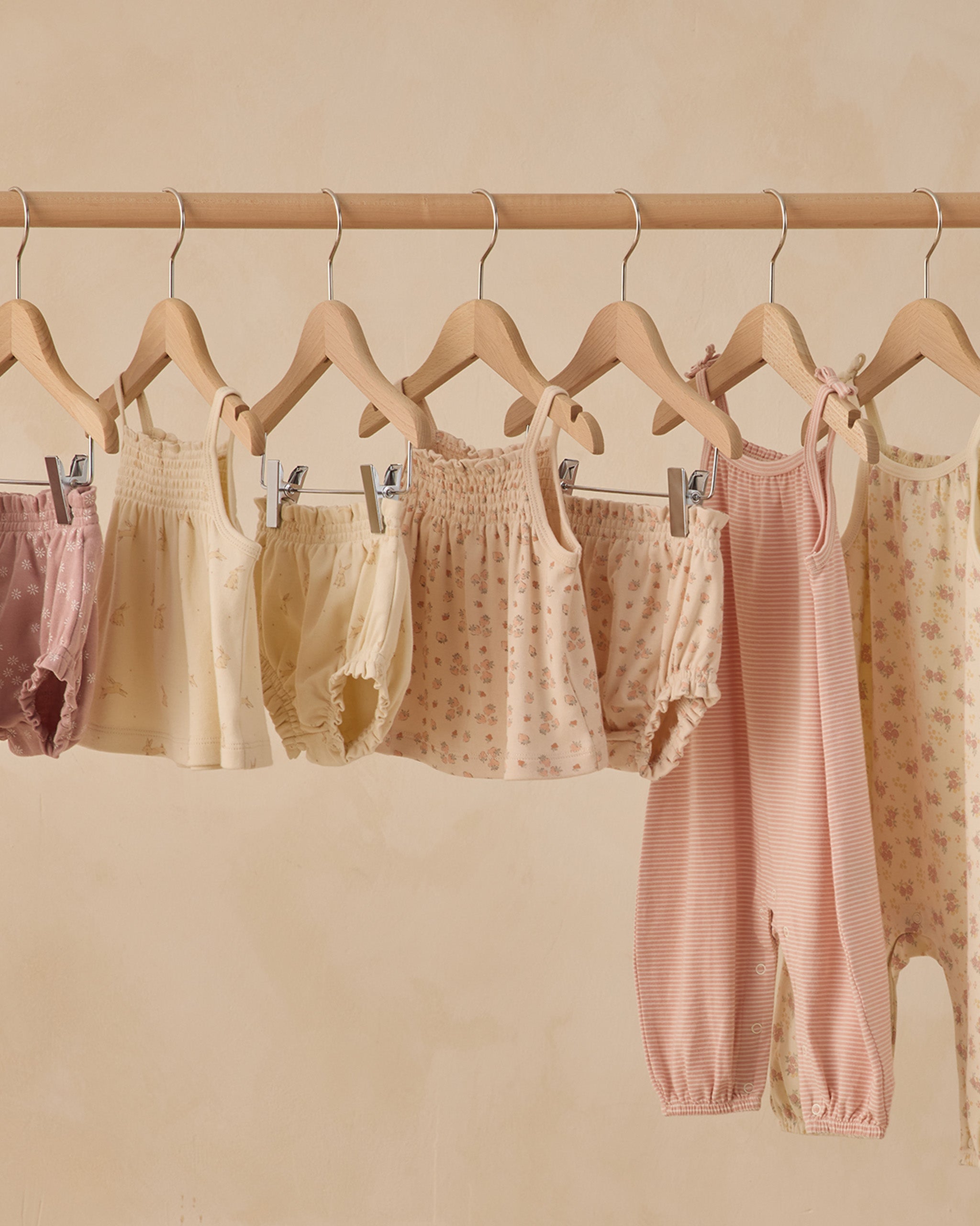 Rylee + Cru ライリーアンドクルー ベビー服 子供服 スモックタンクトップ + ブルーマーセット　ストロベリー