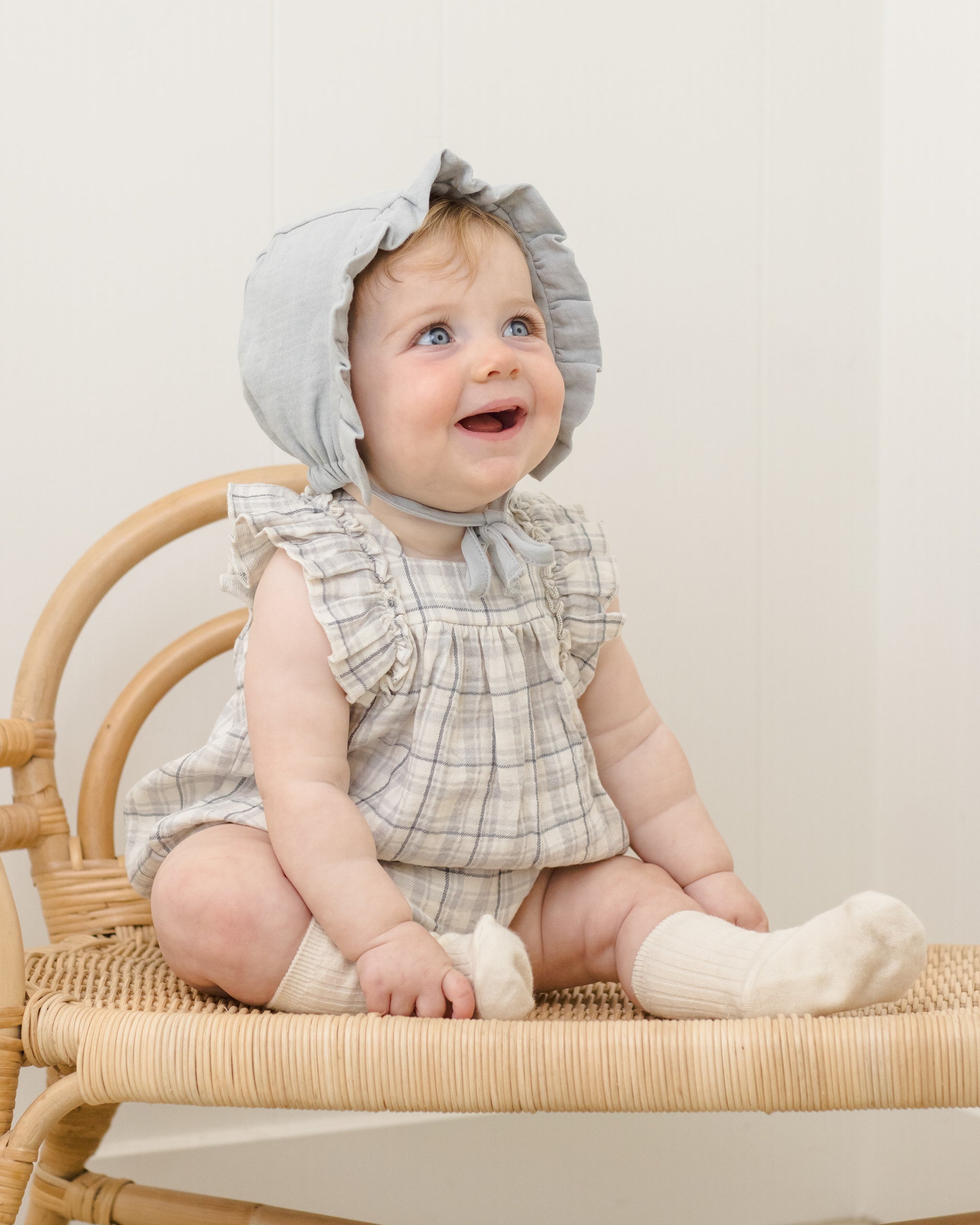 Woven Ruffle Bonnet Sky – Quincy Mae