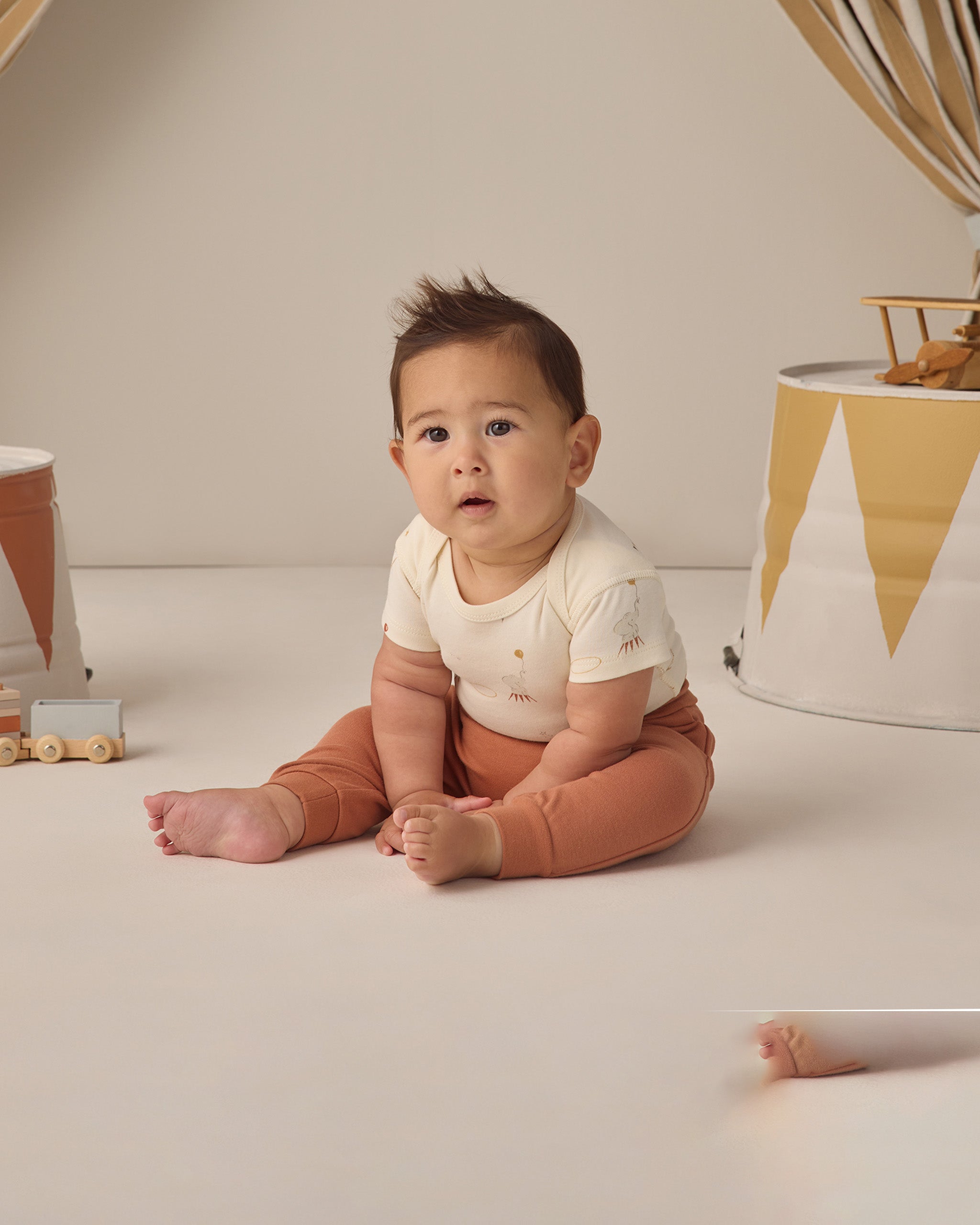 Rylee + Cru ライリーアンドクルー ベビー服 子供服 ショートスリーブボディスーツパック　カーニバル、ハニーストライプ