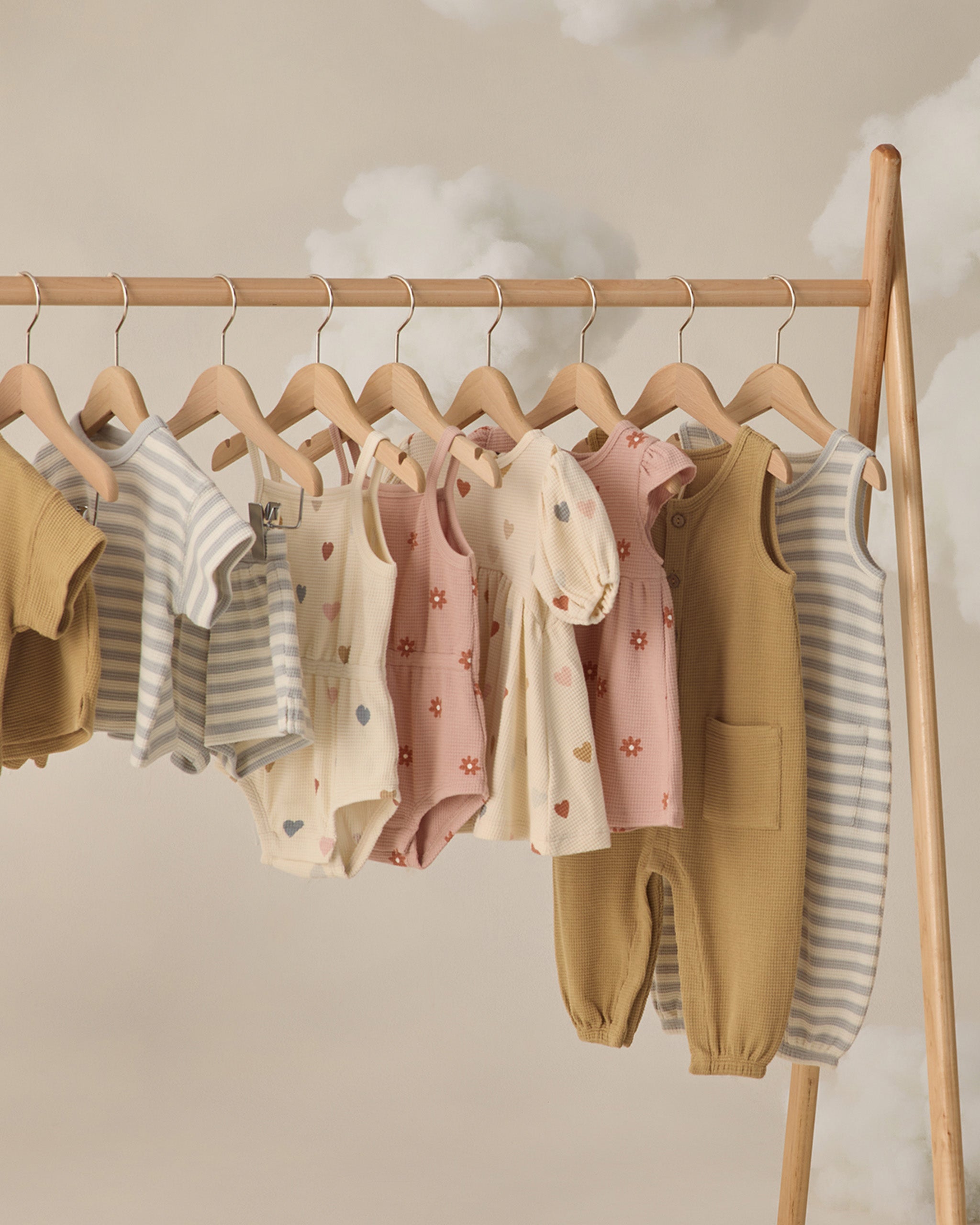 Waffle Cinch Romper Confetti Hearts – Quincy Mae