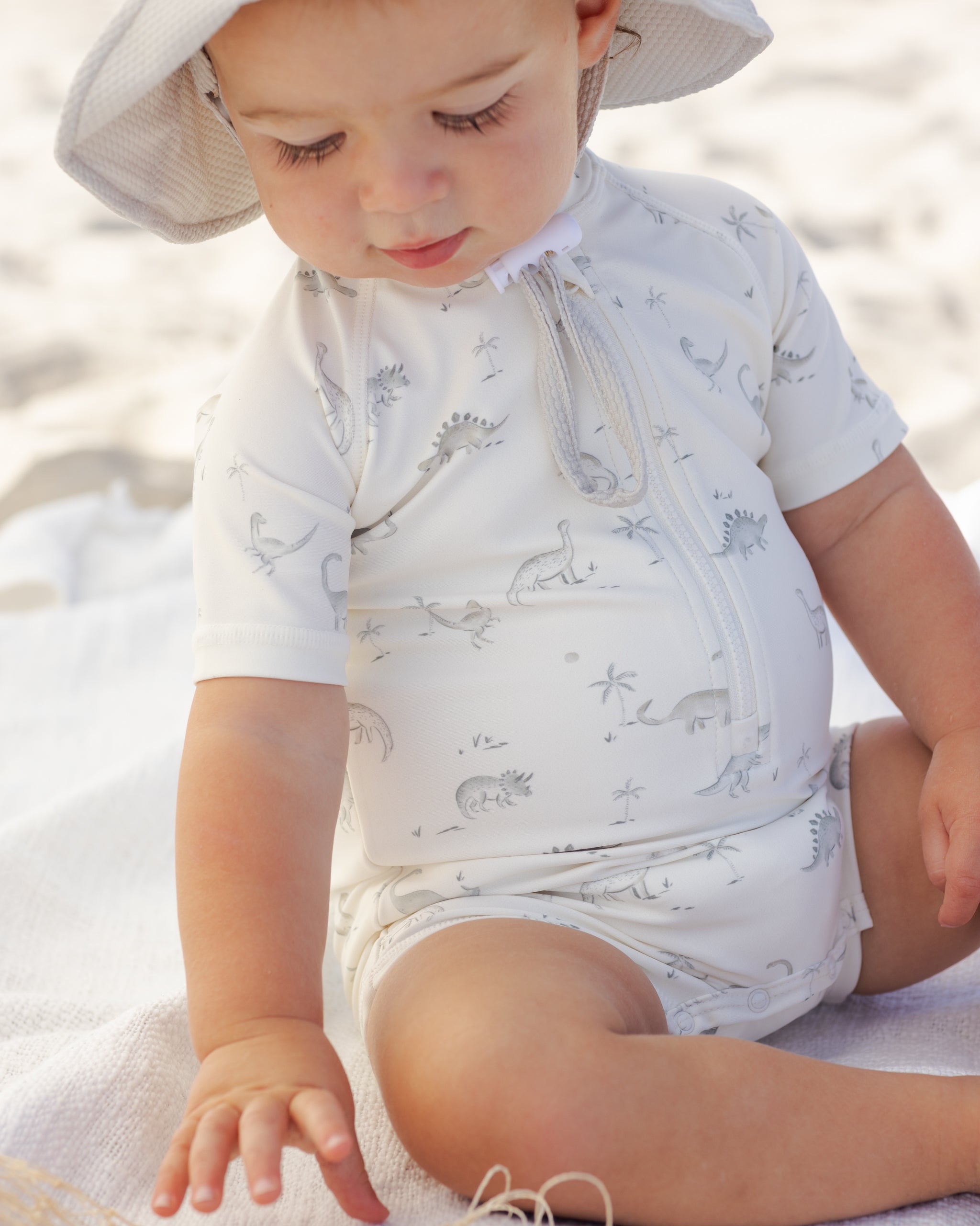 Rylee + Cru ライリーアンドクルー ベビー服 子供服 ジップラッシュガードワンピース　ダイナソー