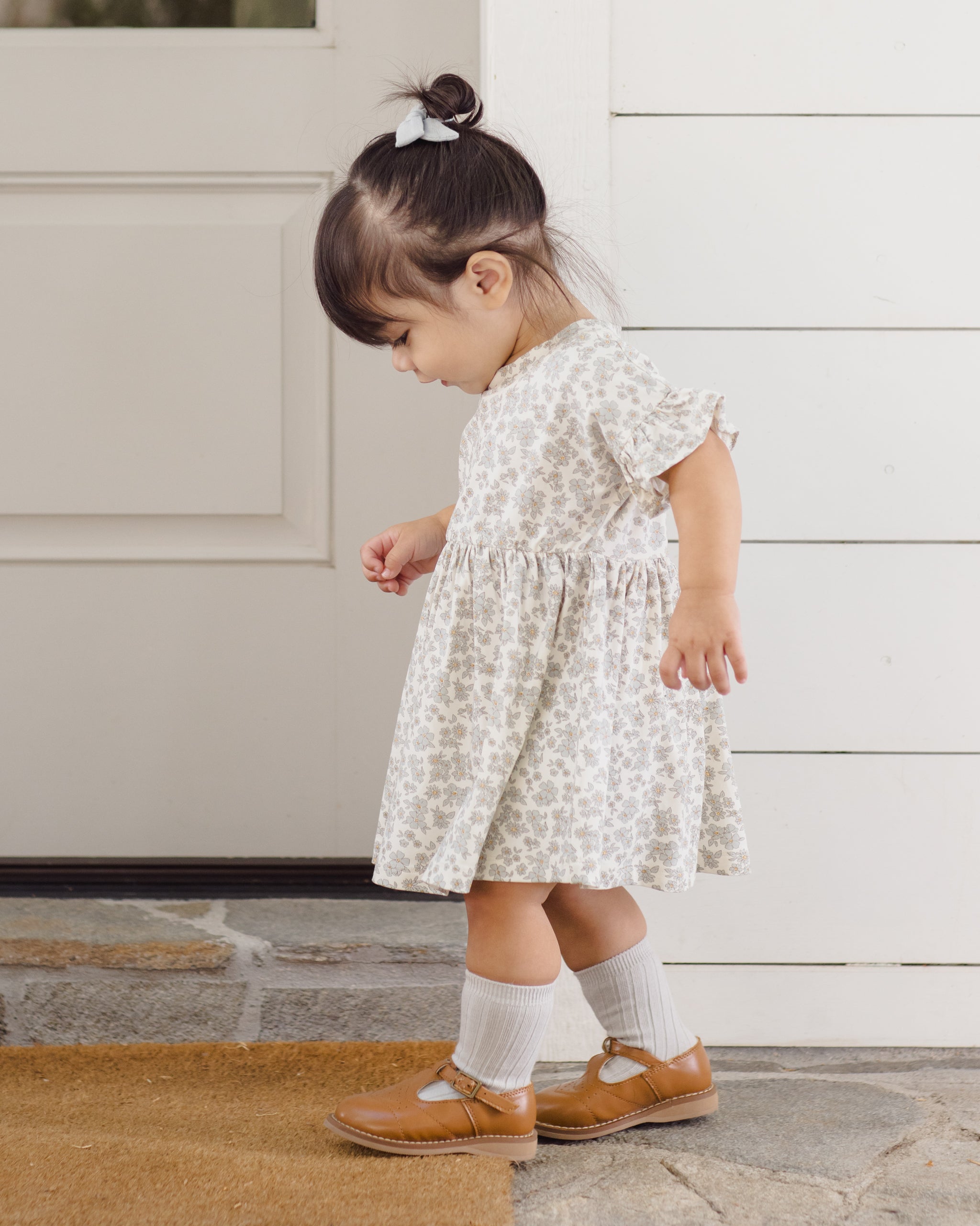 【はち】ドール　赤ちゃん　ドレス　服 Bamboo Babydoll Dress Blue Floral – Quincy Mae
