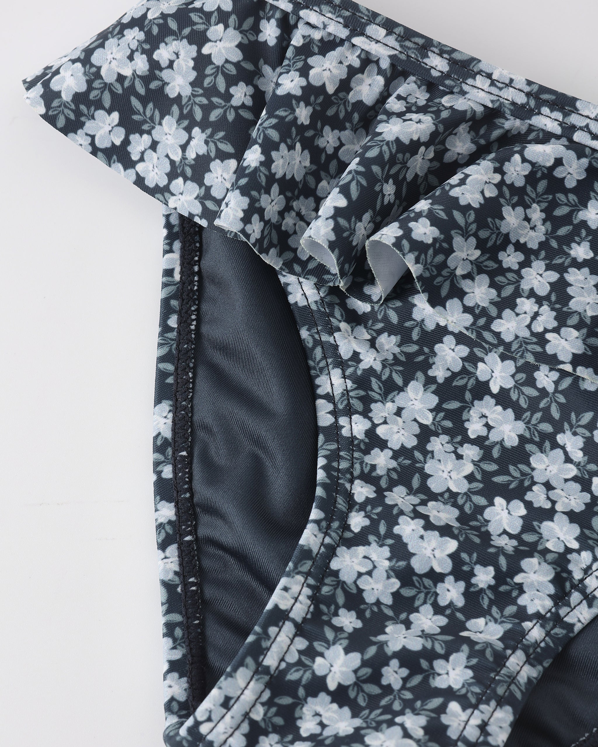 Skirted Bikini Navy Floral – Rylee + Cru Japan