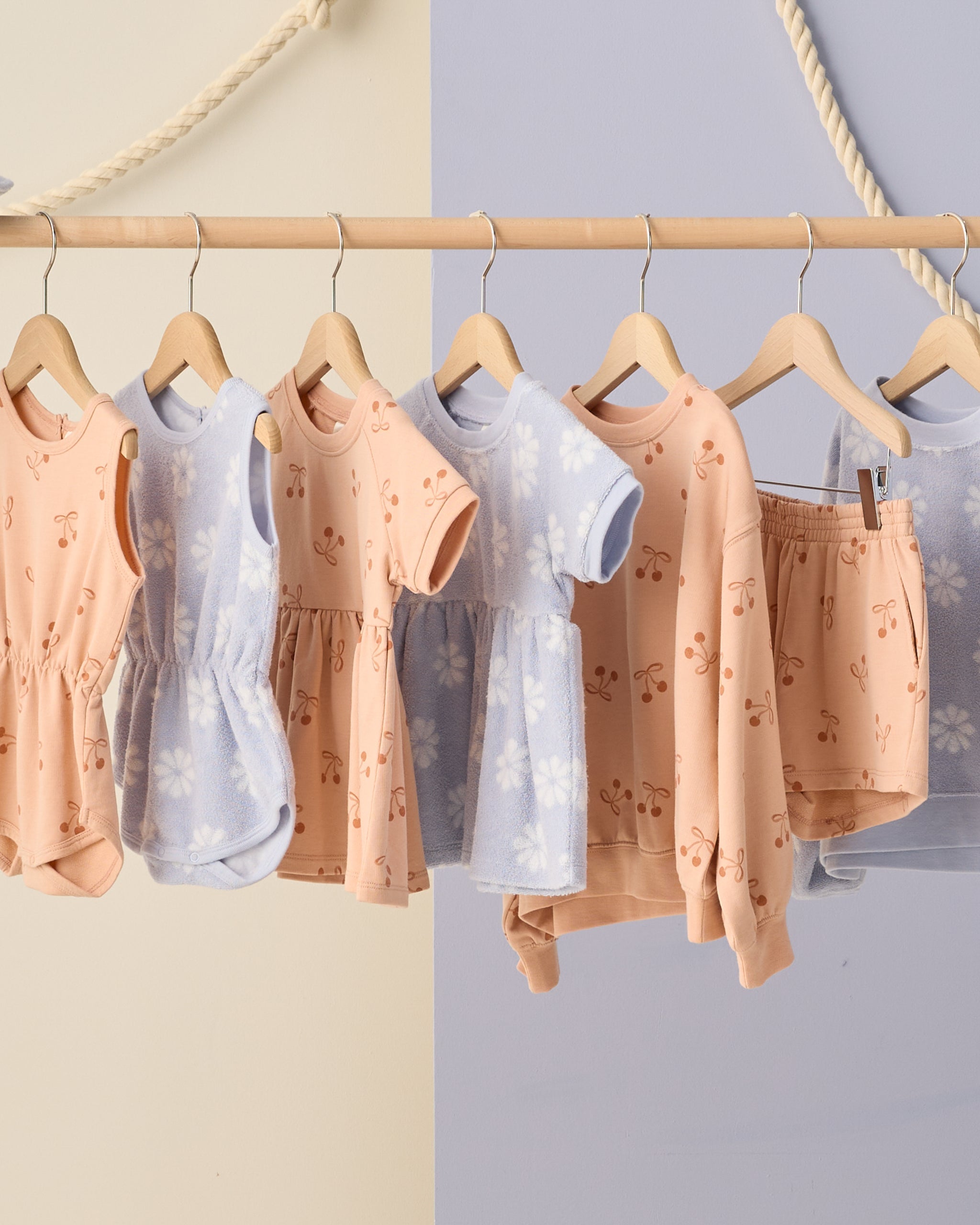 Rylee + Cru ライリーアンドクルー ベビー服 子供服 シンチプレイスーツ　ペリウィンクルデイジー