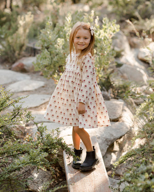 
                  
                    PIPER DRESS || DRIED FLORAL
                  
                