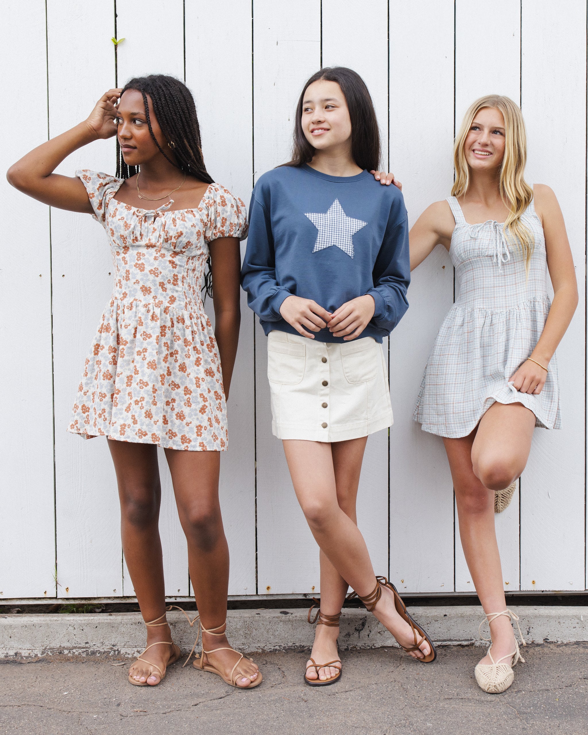 子供服のティーンの最新コレクションはこちら