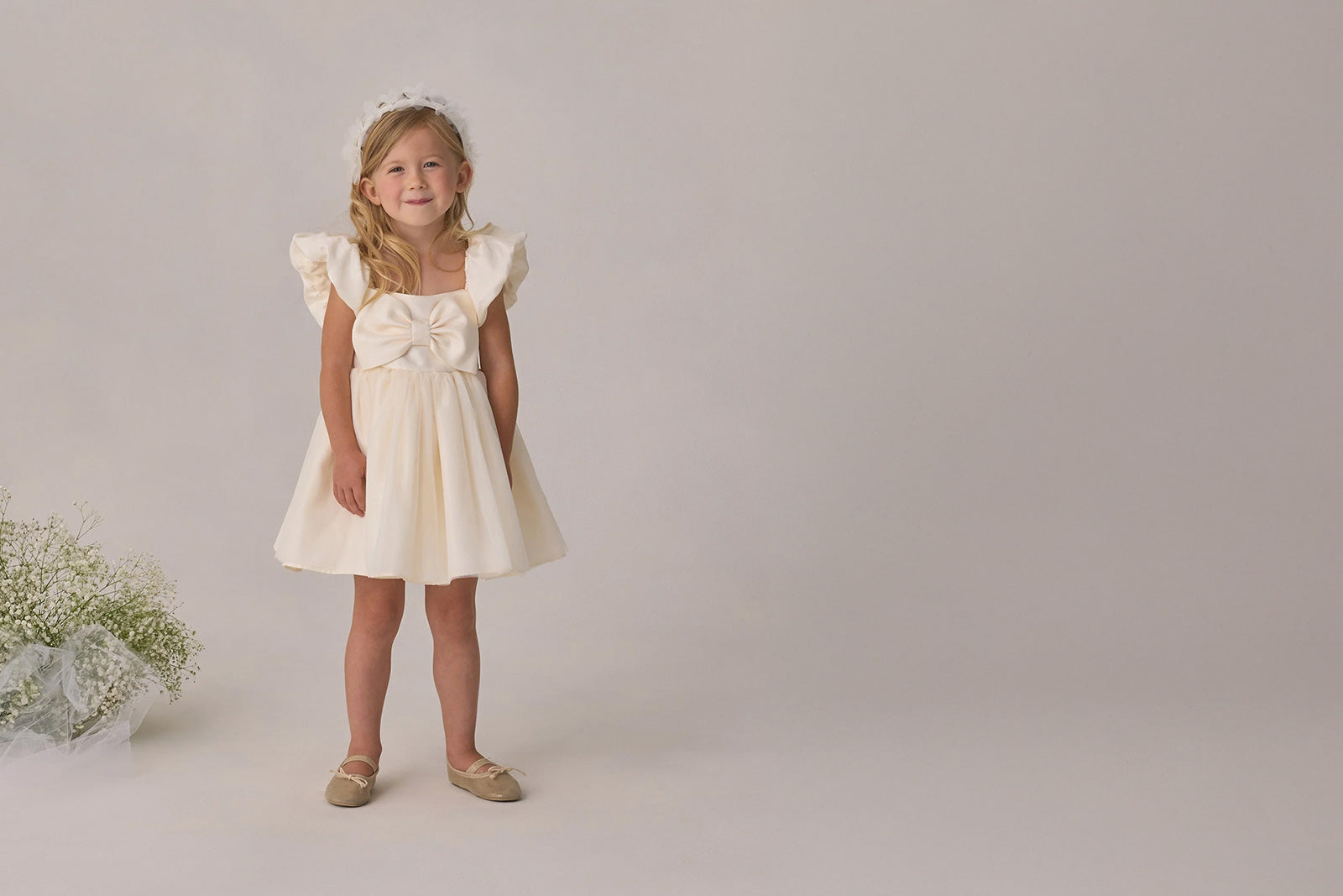 NORALEE（ノラリー）は一点物のヴィンテージドレスにインスパイアされたフォーマルなドレスラインの子供服のブランドです。2026年春夏コレクションはこちら