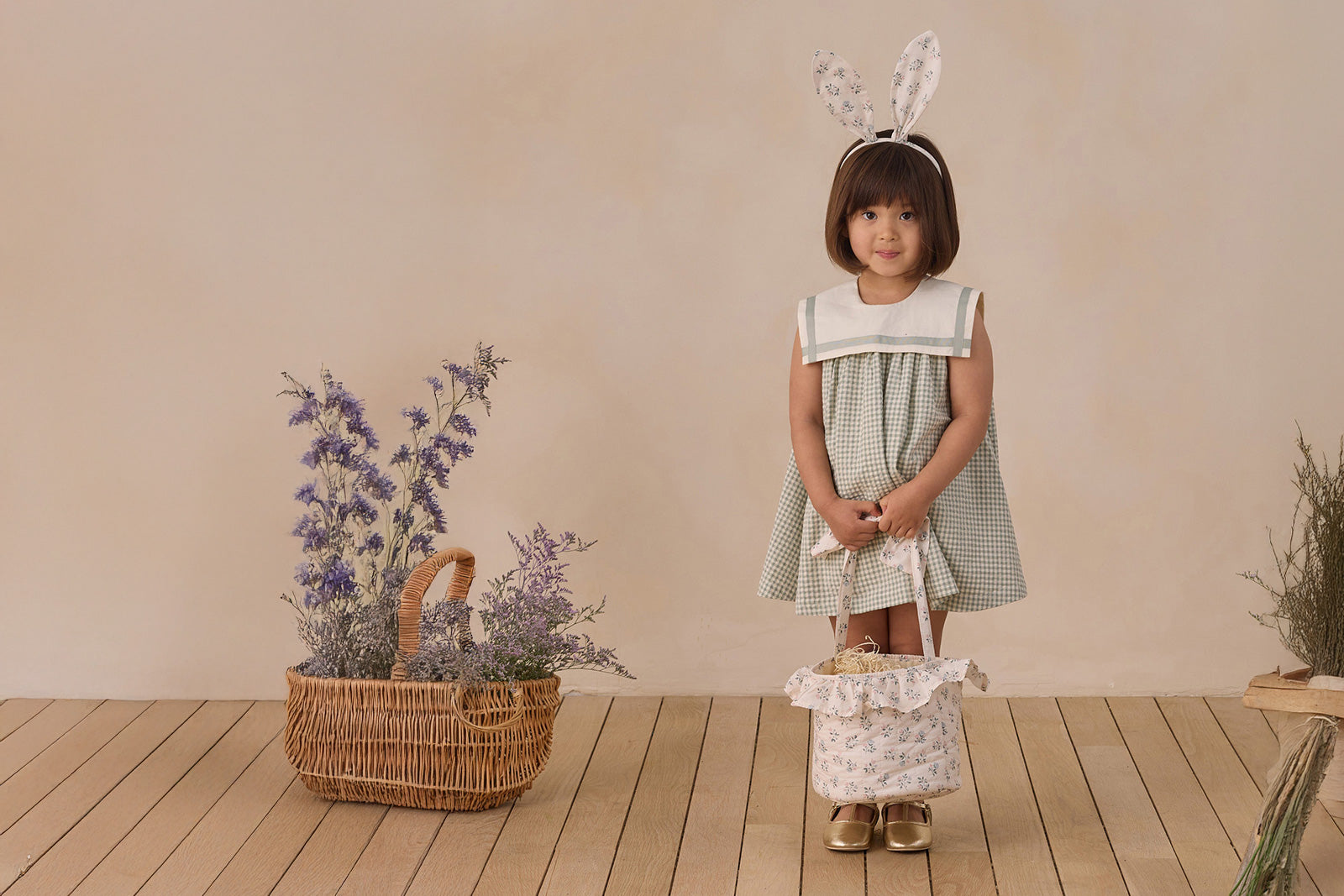 NORALEE（ノラリー）は一点物のヴィンテージドレスにインスパイアされたフォーマルなドレスラインの子供服のブランドです。2026年春夏コレクションはこちら